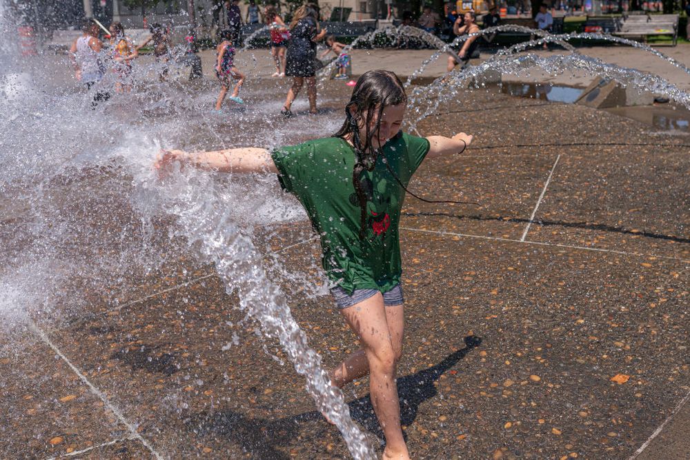 Cooling off amid the heat wave in the northwest 