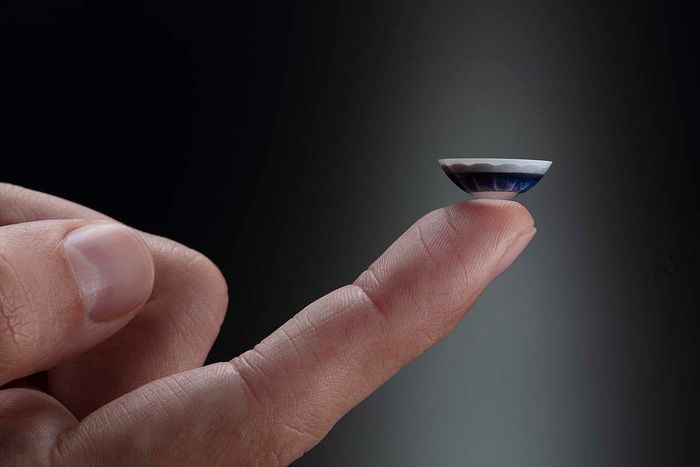 Mojo Vision AR smart contact lenses