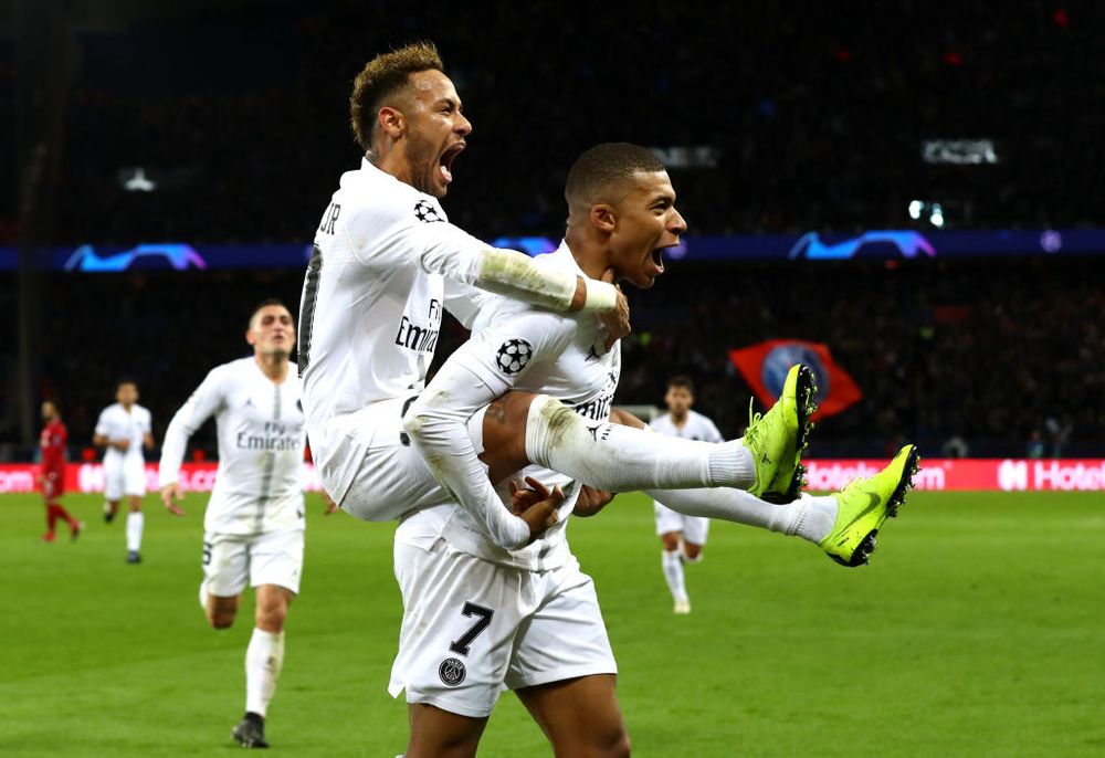 PSG celebrates a goal