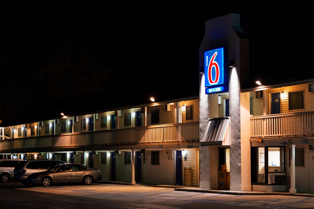 BRATTLEBORO, VERMONT, UNITED STATES - 2013/10/10: Motel 6 exterior at ni...