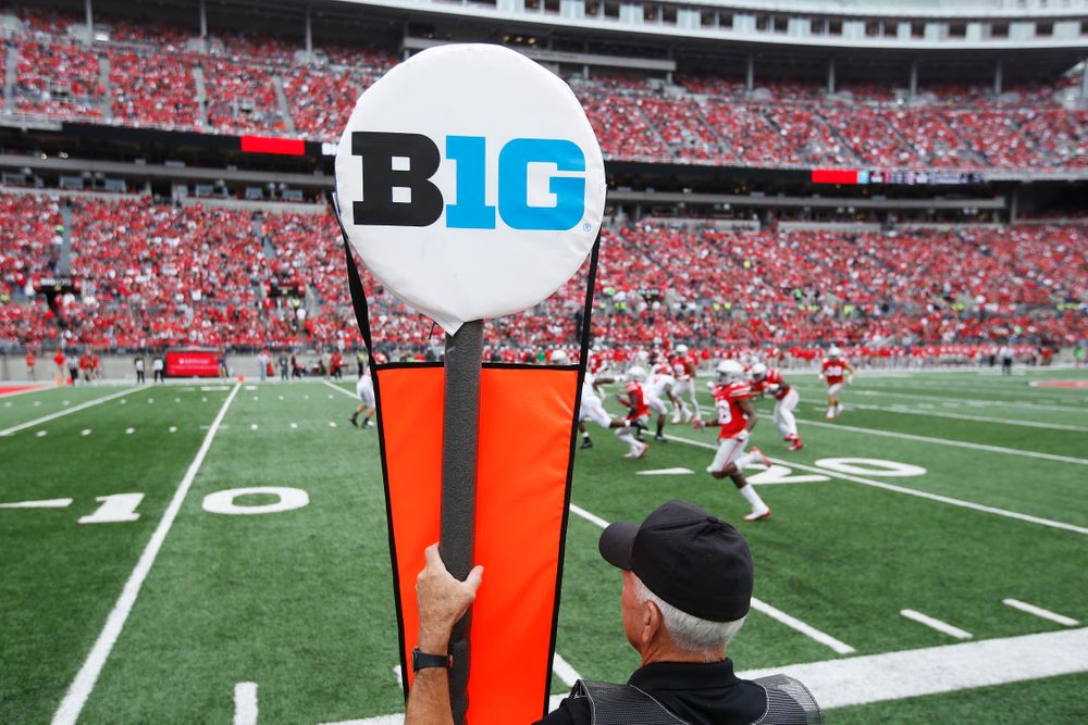 COLUMBUS, OH - OCTOBER 01: General view of the Big Ten logo on a yard ma...